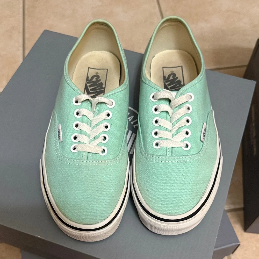 Vans Light Green Canvas Sneakers Unisex Women 8 Men 6.5